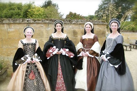 what to wear in a tudor dress